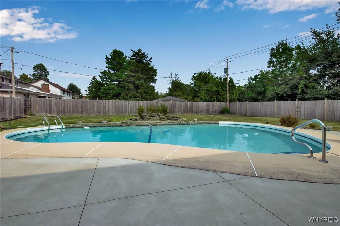 173 Paradise Road, Amherst, New York 14051, Amherst, New York 14051, 4 Bedrooms Bedrooms, 8 Rooms Rooms,2 BathroomsBathrooms,Residential,For Sale,173 Paradise Road, Amherst, New York 14051,B1630035
