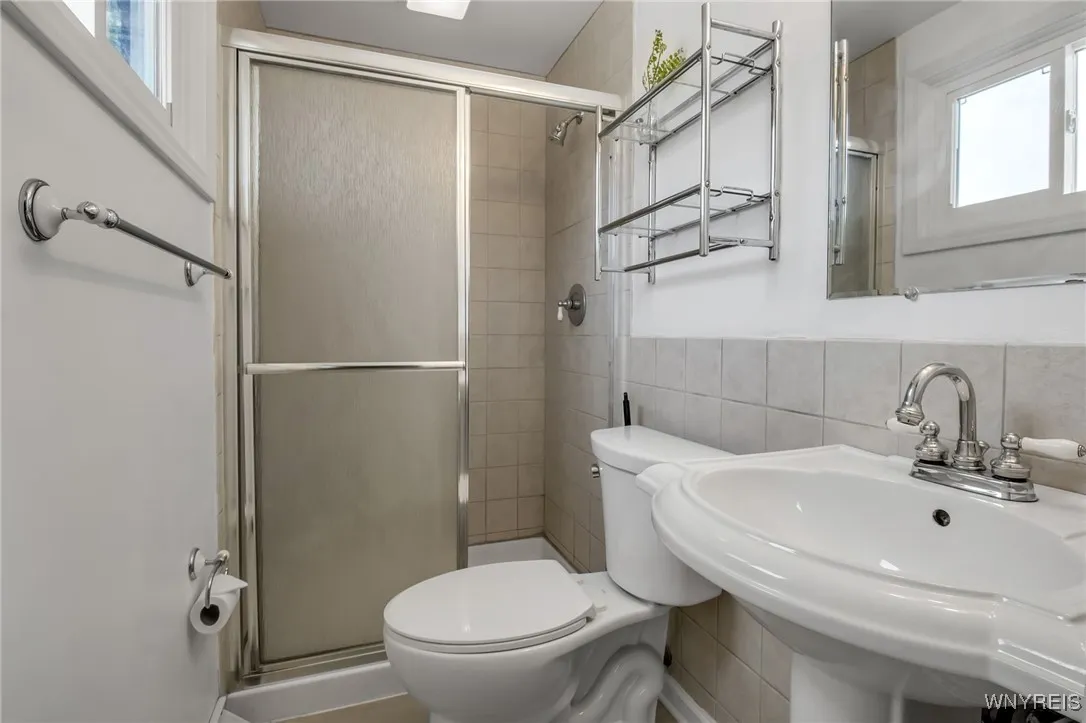 173 Paradise Road, Amherst, New York 14051, Amherst, New York 14051, 4 Bedrooms Bedrooms, 8 Rooms Rooms,2 BathroomsBathrooms,Residential,Closed,173 Paradise Road, Amherst, New York 14051,0,B1630035