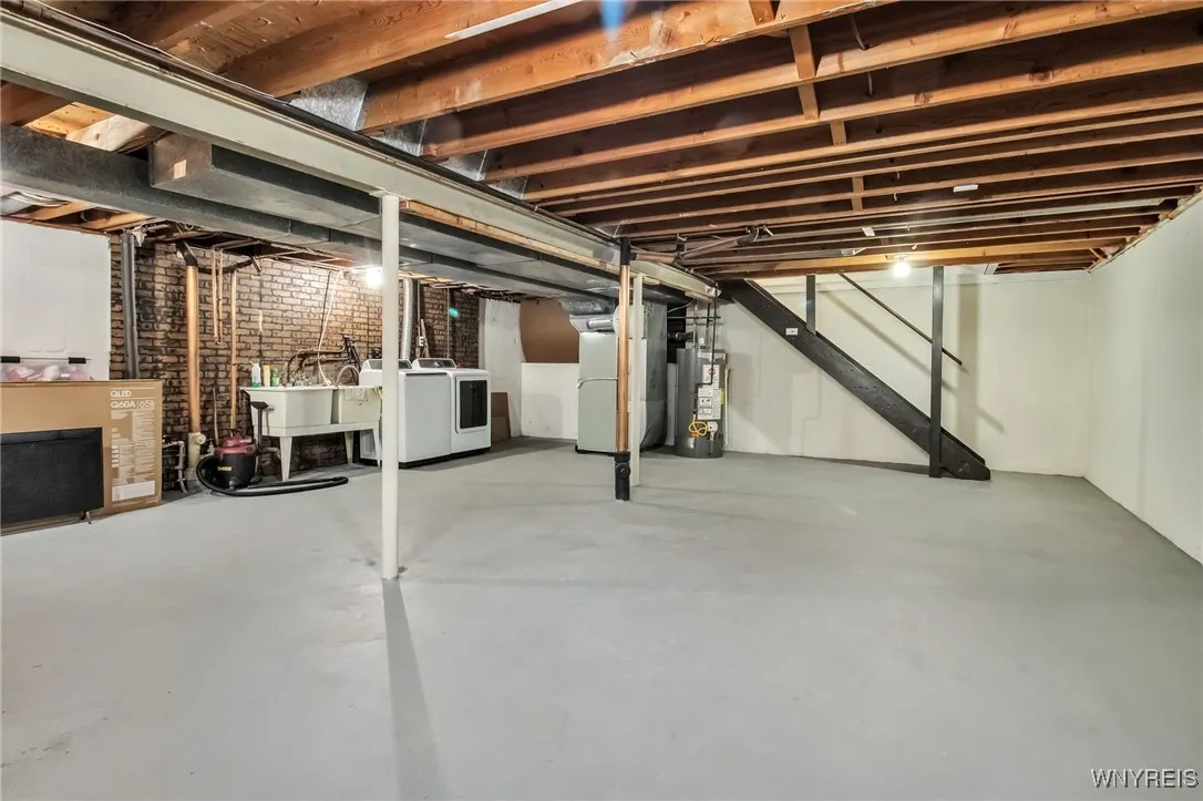 173 Paradise Road, Amherst, New York 14051, Amherst, New York 14051, 4 Bedrooms Bedrooms, 8 Rooms Rooms,2 BathroomsBathrooms,Residential,For Sale,173 Paradise Road, Amherst, New York 14051,B1630035