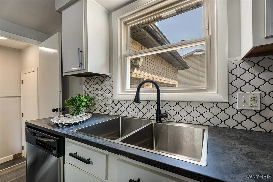 15 Wyndmoor Court, Cheektowaga, New York 14043, Cheektowaga, New York 14043, 3 Bedrooms Bedrooms, 7 Rooms Rooms,1 BathroomBathrooms,Residential,Closed,15 Wyndmoor Court, Cheektowaga, New York 14043,0,B1630099