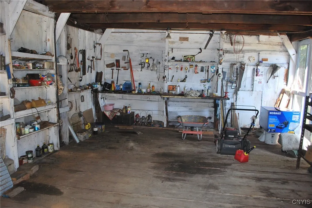 garage/workshop
