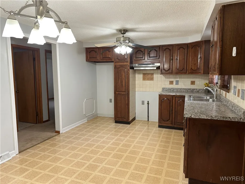 32 Lordan Drive, Cheektowaga, New York 14227, Cheektowaga, New York 14227, 3 Bedrooms Bedrooms, 8 Rooms Rooms,2 BathroomsBathrooms,Residential,For Sale,32 Lordan Drive, Cheektowaga, New York 14227,0,B1629523