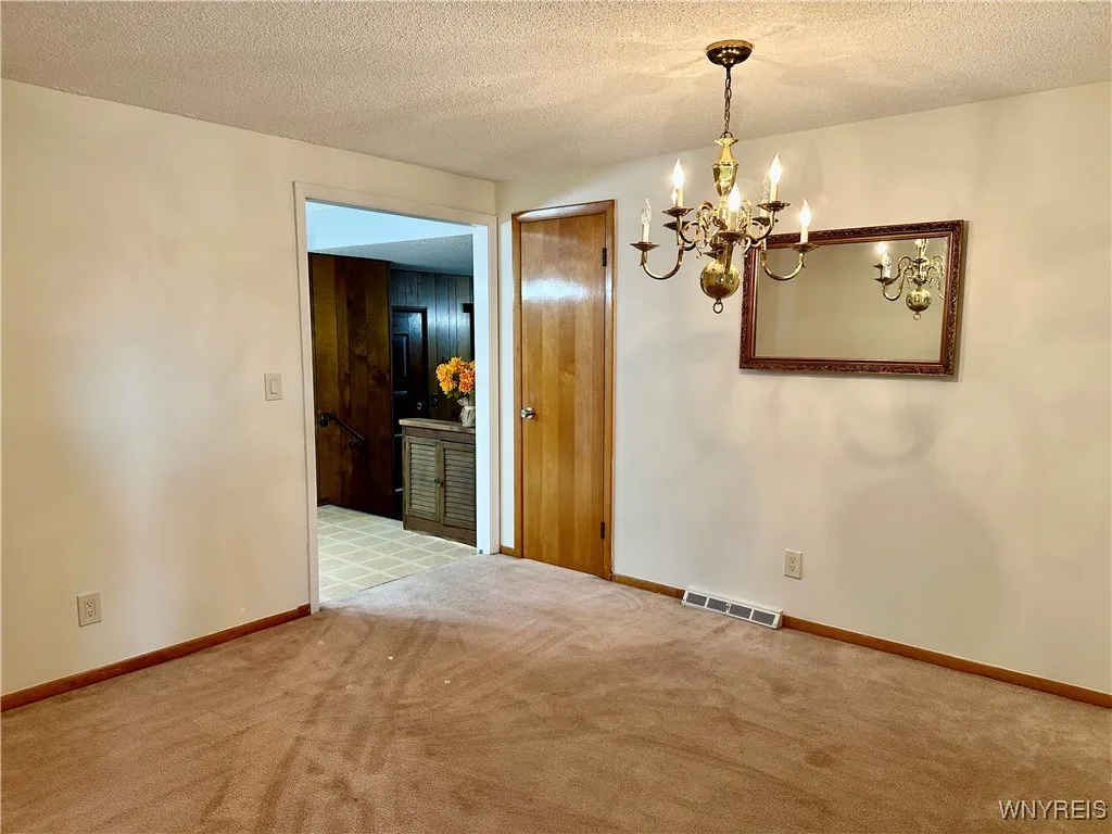 32 Lordan Drive, Cheektowaga, New York 14227, Cheektowaga, New York 14227, 3 Bedrooms Bedrooms, 8 Rooms Rooms,2 BathroomsBathrooms,Residential,For Sale,32 Lordan Drive, Cheektowaga, New York 14227,0,B1629523