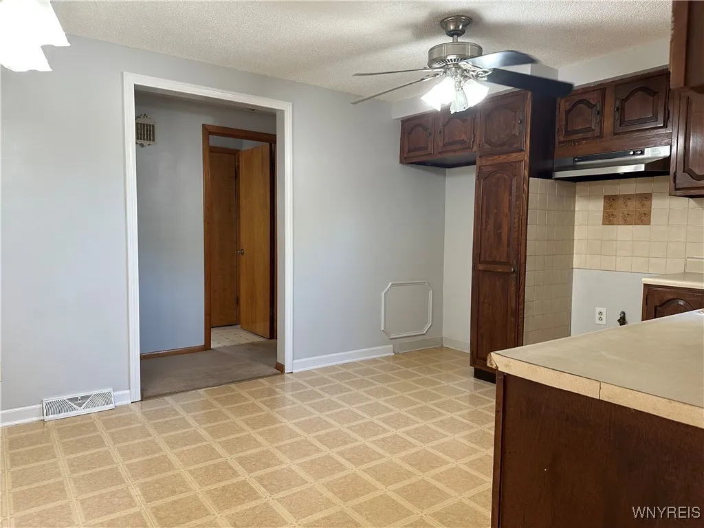 32 Lordan Drive, Cheektowaga, New York 14227, Cheektowaga, New York 14227, 3 Bedrooms Bedrooms, 8 Rooms Rooms,2 BathroomsBathrooms,Residential,For Sale,32 Lordan Drive, Cheektowaga, New York 14227,0,B1629523