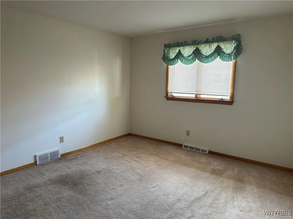 32 Lordan Drive, Cheektowaga, New York 14227, Cheektowaga, New York 14227, 3 Bedrooms Bedrooms, 8 Rooms Rooms,2 BathroomsBathrooms,Residential,For Sale,32 Lordan Drive, Cheektowaga, New York 14227,0,B1629523