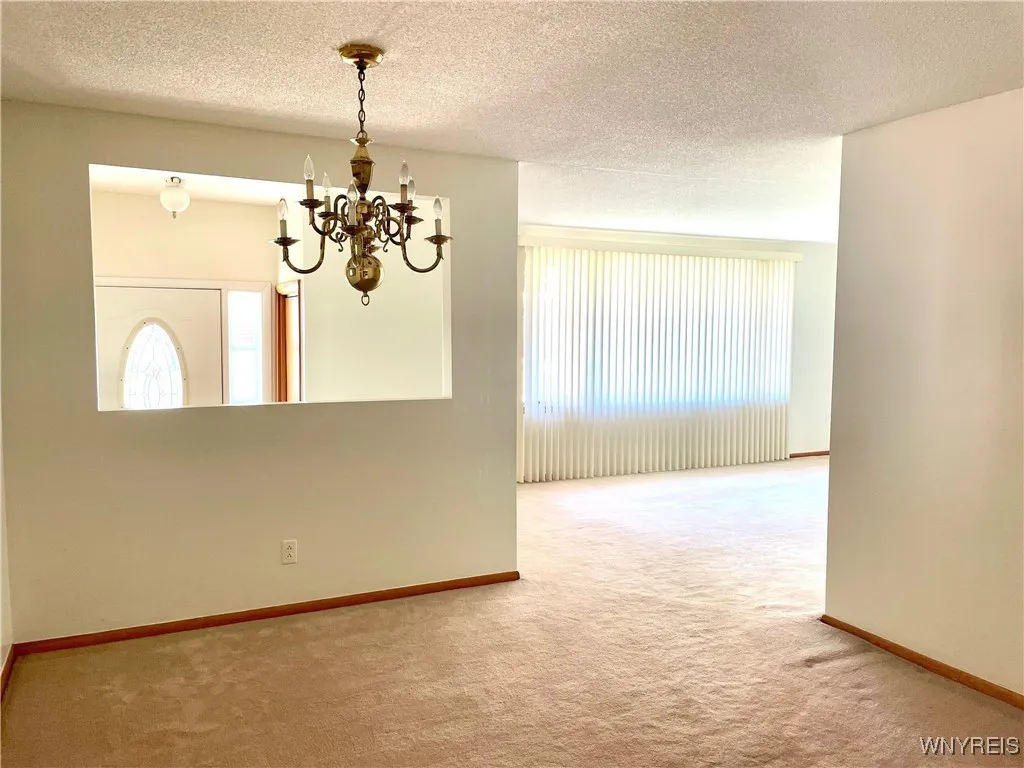32 Lordan Drive, Cheektowaga, New York 14227, Cheektowaga, New York 14227, 3 Bedrooms Bedrooms, 8 Rooms Rooms,2 BathroomsBathrooms,Residential,For Sale,32 Lordan Drive, Cheektowaga, New York 14227,0,B1629523