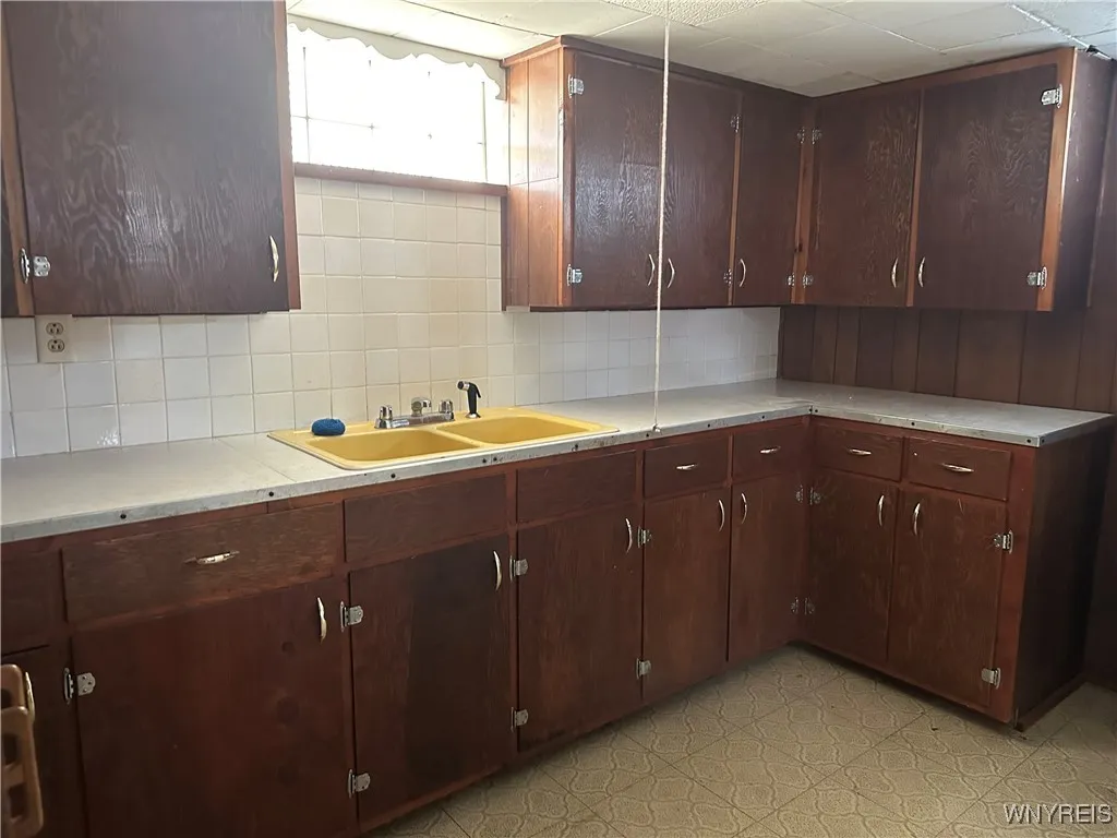 32 Lordan Drive, Cheektowaga, New York 14227, Cheektowaga, New York 14227, 3 Bedrooms Bedrooms, 8 Rooms Rooms,2 BathroomsBathrooms,Residential,For Sale,32 Lordan Drive, Cheektowaga, New York 14227,0,B1629523