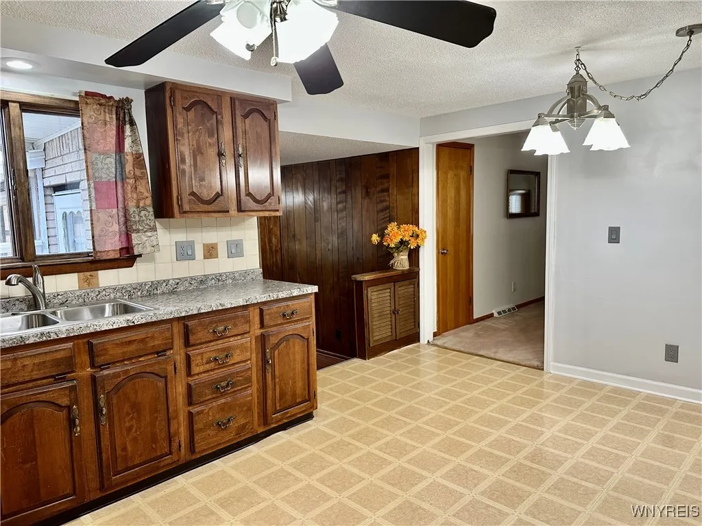 32 Lordan Drive, Cheektowaga, New York 14227, Cheektowaga, New York 14227, 3 Bedrooms Bedrooms, 8 Rooms Rooms,2 BathroomsBathrooms,Residential,For Sale,32 Lordan Drive, Cheektowaga, New York 14227,0,B1629523