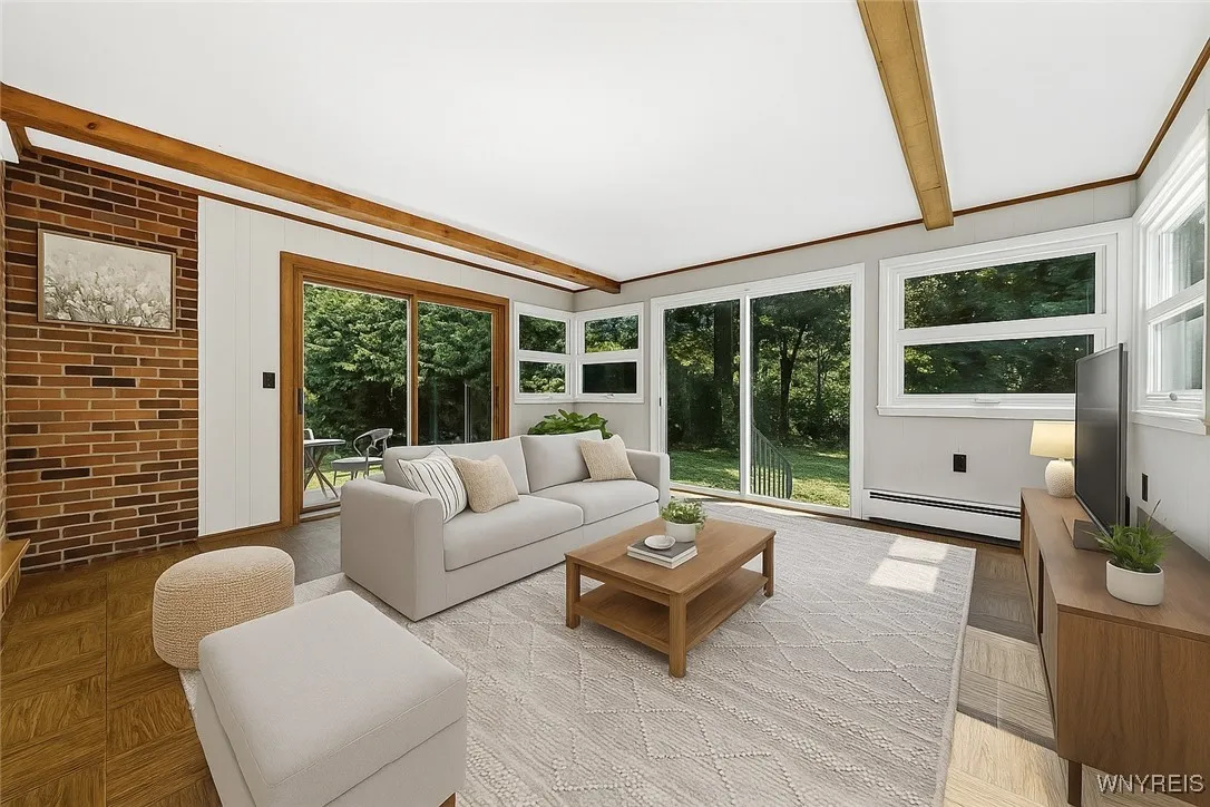 Sunroom Virtually Staged