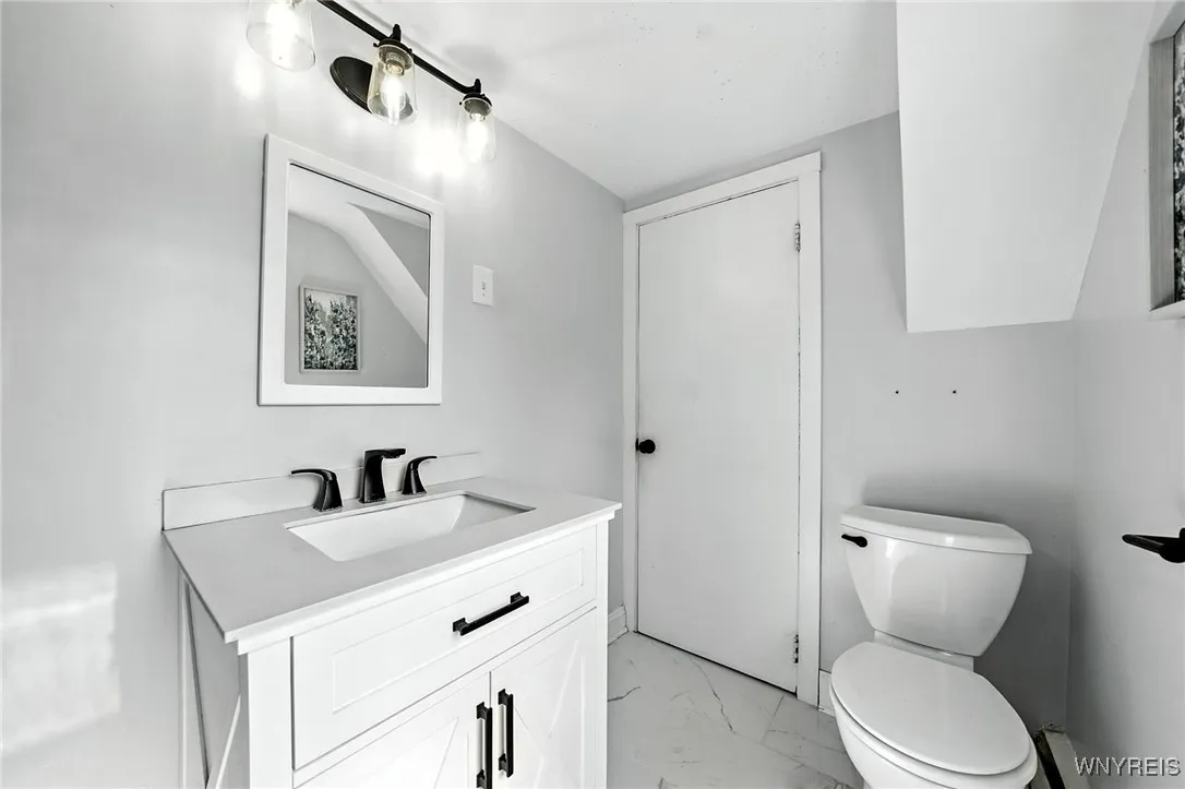 5061 Ellicott Road, Orchard Park, New York 14127, Orchard Park, New York 14127, 3 Bedrooms Bedrooms, 6 Rooms Rooms,2 BathroomsBathrooms,Residential,For Sale,5061 Ellicott Road, Orchard Park, New York 14127,B1629163
