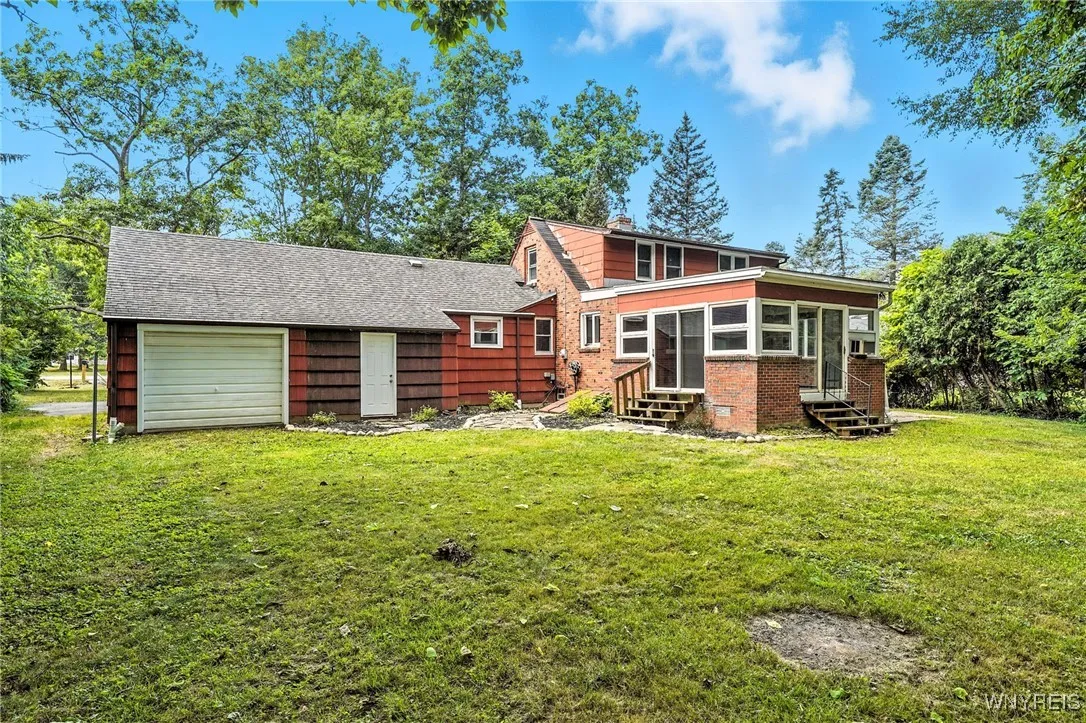 5061 Ellicott Road, Orchard Park, New York 14127, Orchard Park, New York 14127, 3 Bedrooms Bedrooms, 6 Rooms Rooms,2 BathroomsBathrooms,Residential,For Sale,5061 Ellicott Road, Orchard Park, New York 14127,B1629163