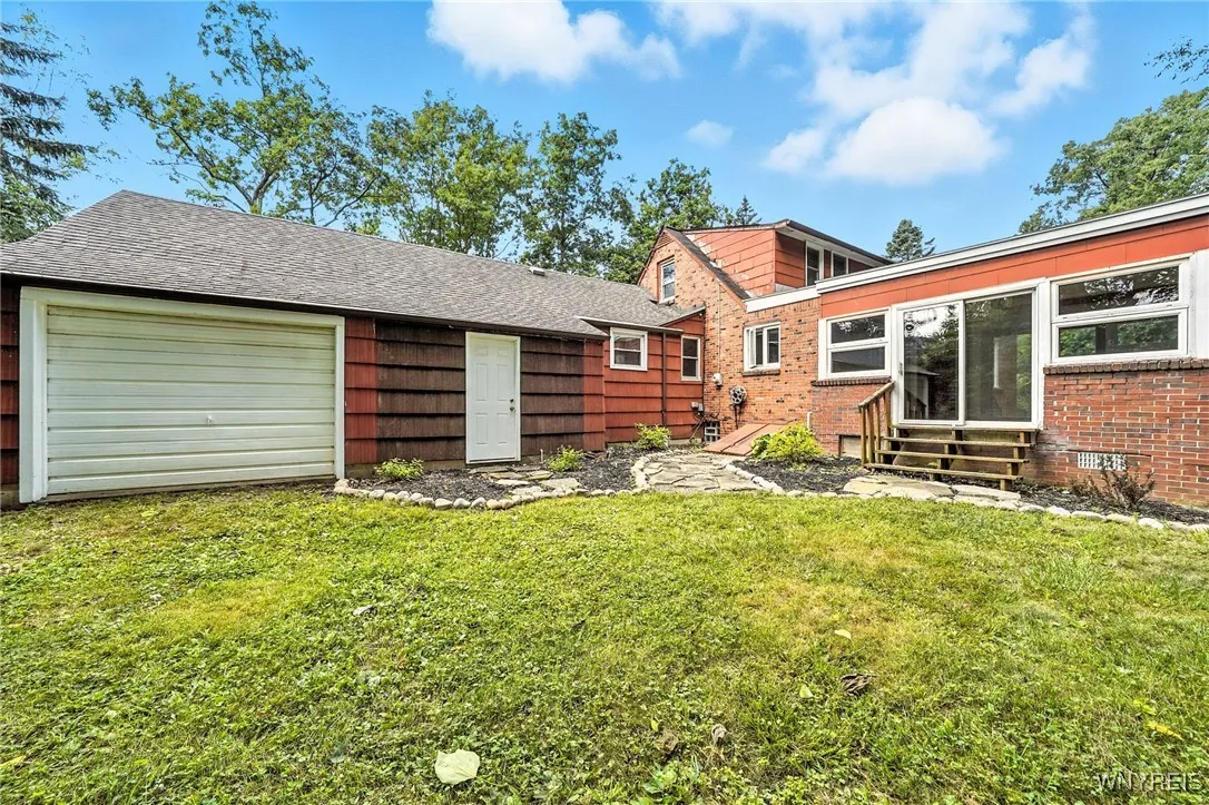 5061 Ellicott Road, Orchard Park, New York 14127, Orchard Park, New York 14127, 3 Bedrooms Bedrooms, 6 Rooms Rooms,2 BathroomsBathrooms,Residential,For Sale,5061 Ellicott Road, Orchard Park, New York 14127,B1629163
