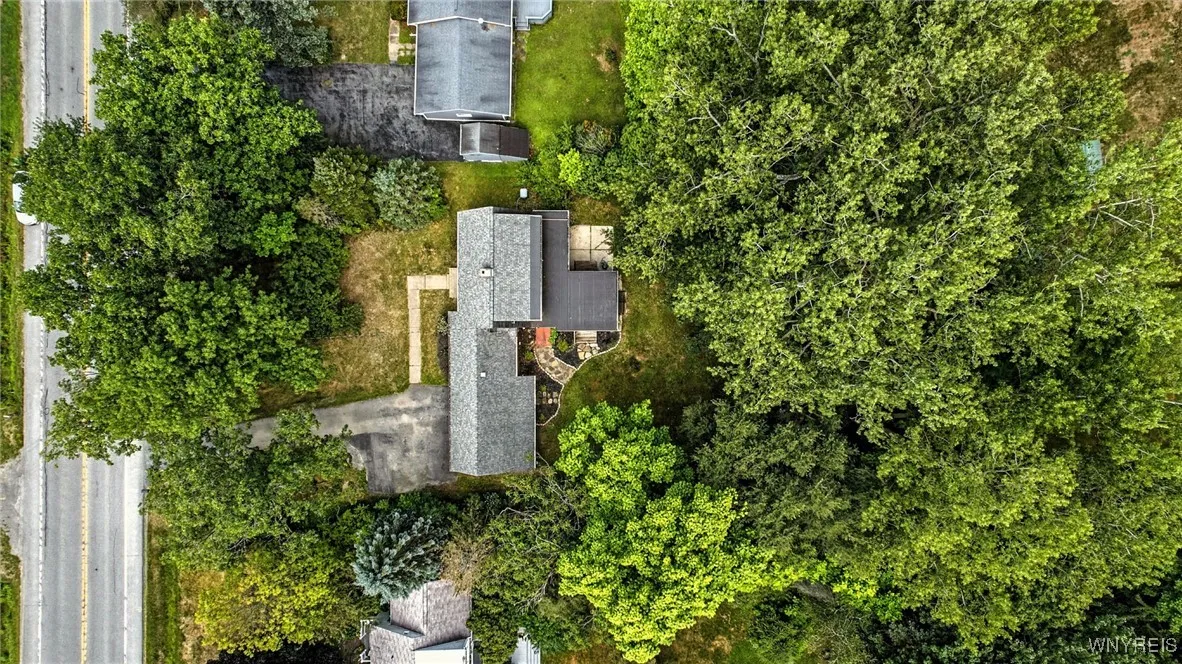 5061 Ellicott Road, Orchard Park, New York 14127, Orchard Park, New York 14127, 3 Bedrooms Bedrooms, 6 Rooms Rooms,2 BathroomsBathrooms,Residential,For Sale,5061 Ellicott Road, Orchard Park, New York 14127,B1629163