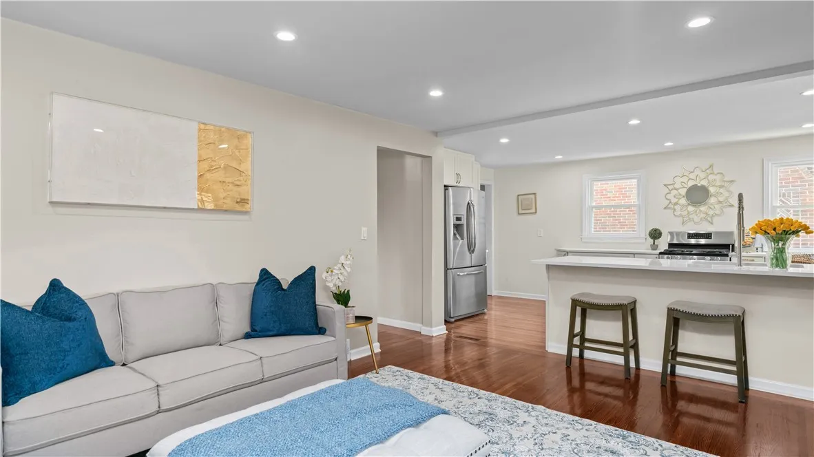 192 Culver Road, Buffalo, New York 14220, Buffalo, New York 14220, 4 Bedrooms Bedrooms, 7 Rooms Rooms,1 BathroomBathrooms,Residential,For Sale,192 Culver Road, Buffalo, New York 14220,R1630069