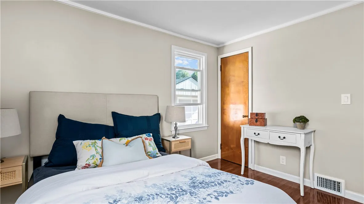 192 Culver Road, Buffalo, New York 14220, Buffalo, New York 14220, 4 Bedrooms Bedrooms, 7 Rooms Rooms,1 BathroomBathrooms,Residential,For Sale,192 Culver Road, Buffalo, New York 14220,R1630069