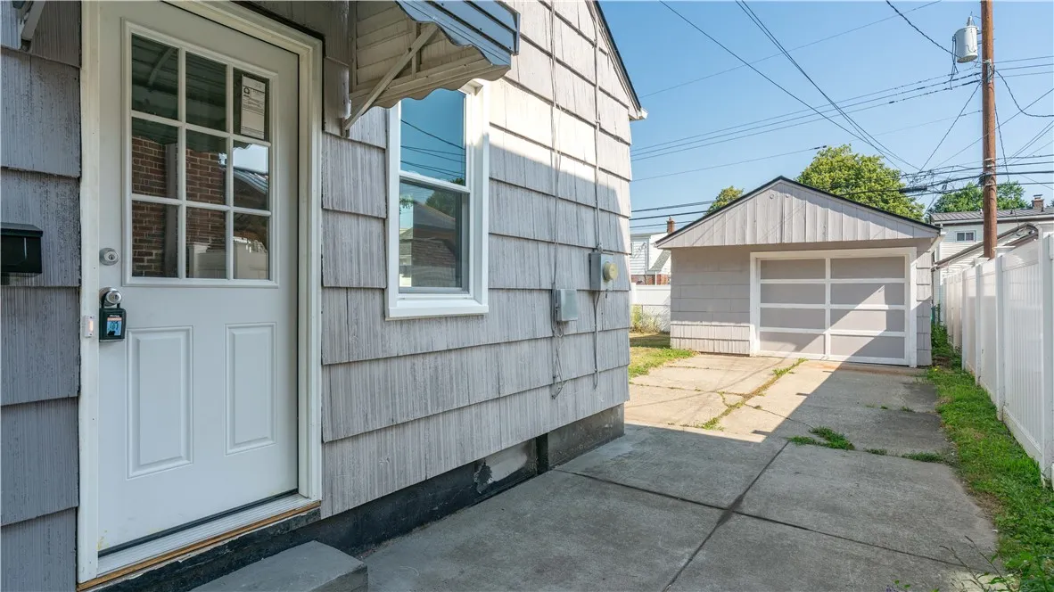 192 Culver Road, Buffalo, New York 14220, Buffalo, New York 14220, 4 Bedrooms Bedrooms, 7 Rooms Rooms,1 BathroomBathrooms,Residential,For Sale,192 Culver Road, Buffalo, New York 14220,R1630069
