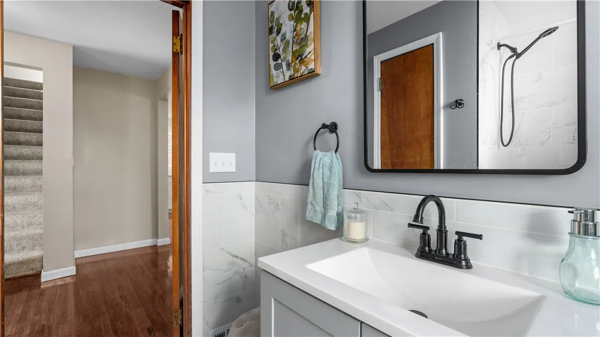 192 Culver Road, Buffalo, New York 14220, Buffalo, New York 14220, 4 Bedrooms Bedrooms, 7 Rooms Rooms,1 BathroomBathrooms,Residential,For Sale,192 Culver Road, Buffalo, New York 14220,R1630069