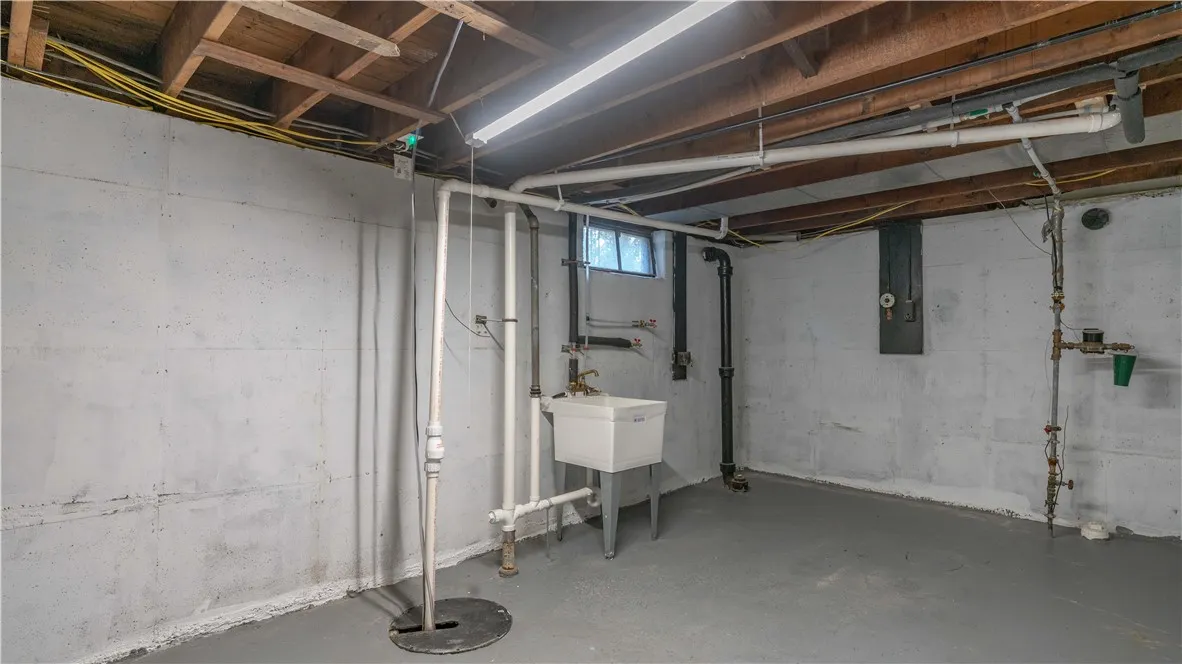 192 Culver Road, Buffalo, New York 14220, Buffalo, New York 14220, 4 Bedrooms Bedrooms, 7 Rooms Rooms,1 BathroomBathrooms,Residential,For Sale,192 Culver Road, Buffalo, New York 14220,R1630069