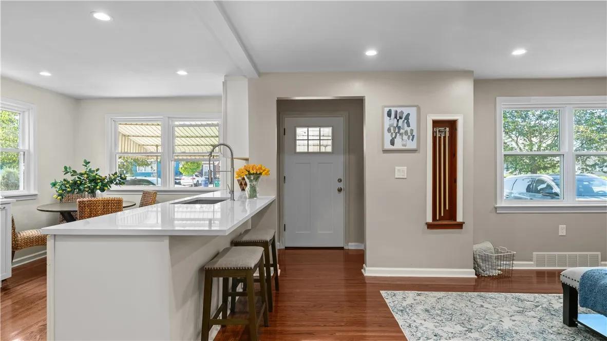 192 Culver Road, Buffalo, New York 14220, Buffalo, New York 14220, 4 Bedrooms Bedrooms, 7 Rooms Rooms,1 BathroomBathrooms,Residential,For Sale,192 Culver Road, Buffalo, New York 14220,R1630069