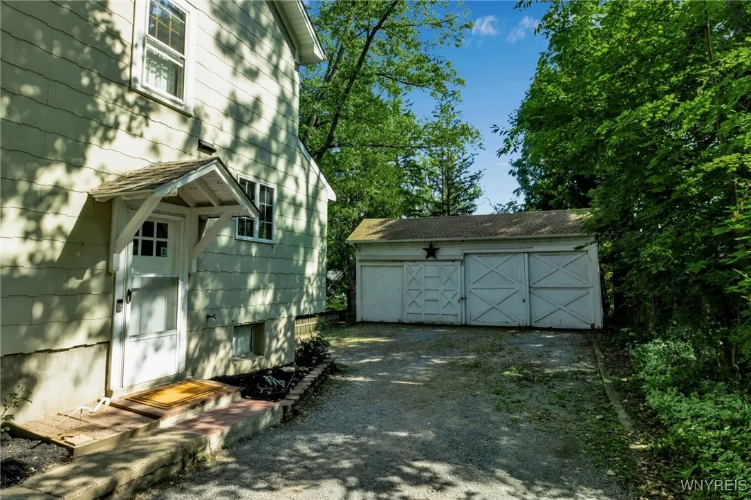 831 Lawrence Avenue, Aurora, New York 14052, Aurora, New York 14052, 3 Bedrooms Bedrooms, 9 Rooms Rooms,2 BathroomsBathrooms,Residential,Closed,831 Lawrence Avenue, Aurora, New York 14052,0,B1630023