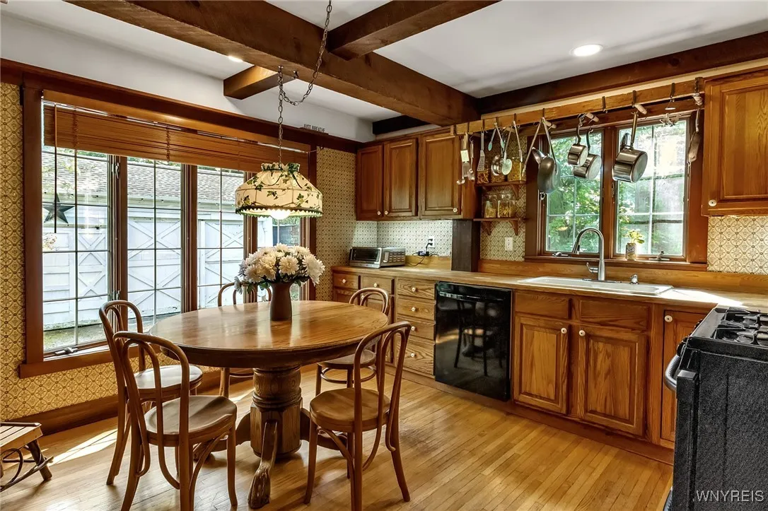 831 Lawrence Avenue, Aurora, New York 14052, Aurora, New York 14052, 3 Bedrooms Bedrooms, 9 Rooms Rooms,2 BathroomsBathrooms,Residential,Closed,831 Lawrence Avenue, Aurora, New York 14052,0,B1630023