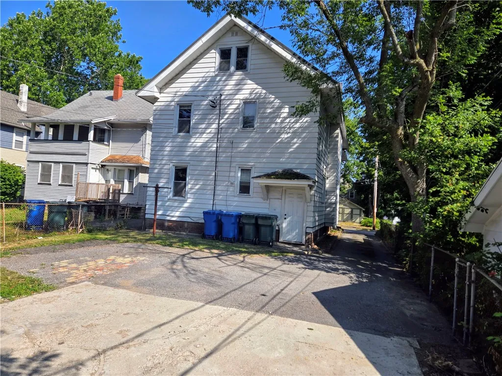 3-5 Ravenwood Avenue, Rochester, New York 14619, Rochester, New York 14619, 4 Bedrooms Bedrooms, ,2 BathroomsBathrooms,Residential,Closed,3-5 Ravenwood Avenue, Rochester, New York 14619,0,R1630155