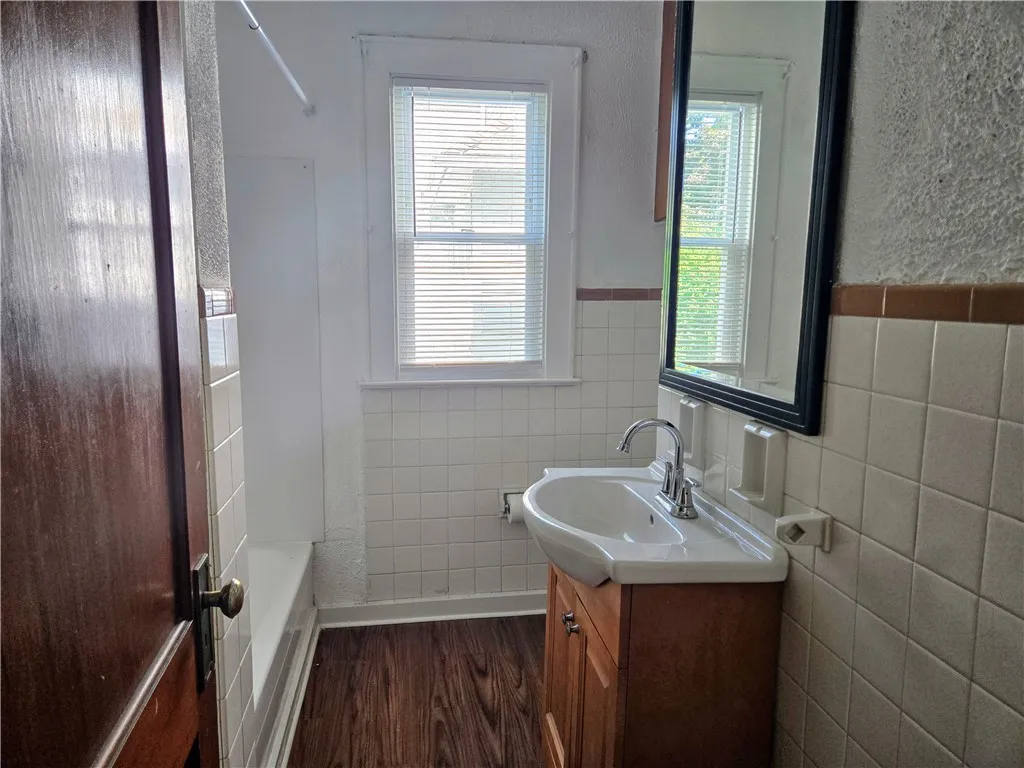 3-5 Ravenwood Avenue, Rochester, New York 14619, Rochester, New York 14619, 4 Bedrooms Bedrooms, ,2 BathroomsBathrooms,Residential,Closed,3-5 Ravenwood Avenue, Rochester, New York 14619,0,R1630155