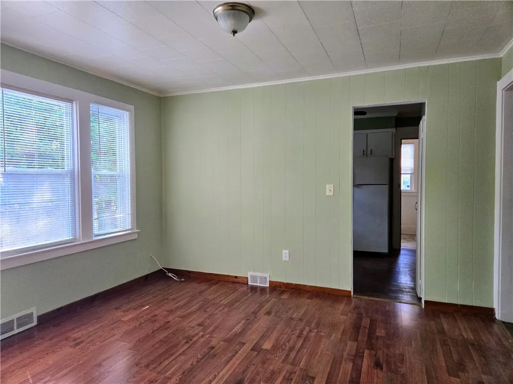 3-5 Ravenwood Avenue, Rochester, New York 14619, Rochester, New York 14619, 4 Bedrooms Bedrooms, ,2 BathroomsBathrooms,Residential,Closed,3-5 Ravenwood Avenue, Rochester, New York 14619,0,R1630155