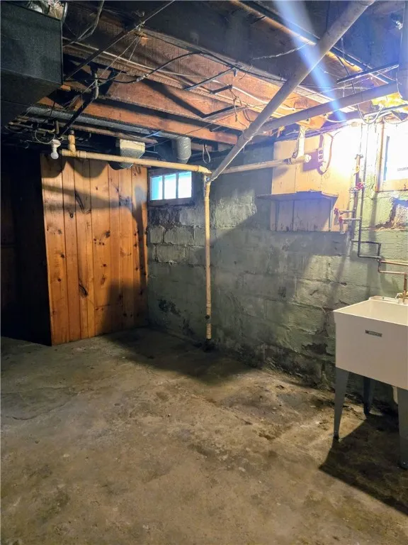 3-5 Ravenwood Avenue, Rochester, New York 14619, Rochester, New York 14619, 4 Bedrooms Bedrooms, ,2 BathroomsBathrooms,Residential,Closed,3-5 Ravenwood Avenue, Rochester, New York 14619,0,R1630155