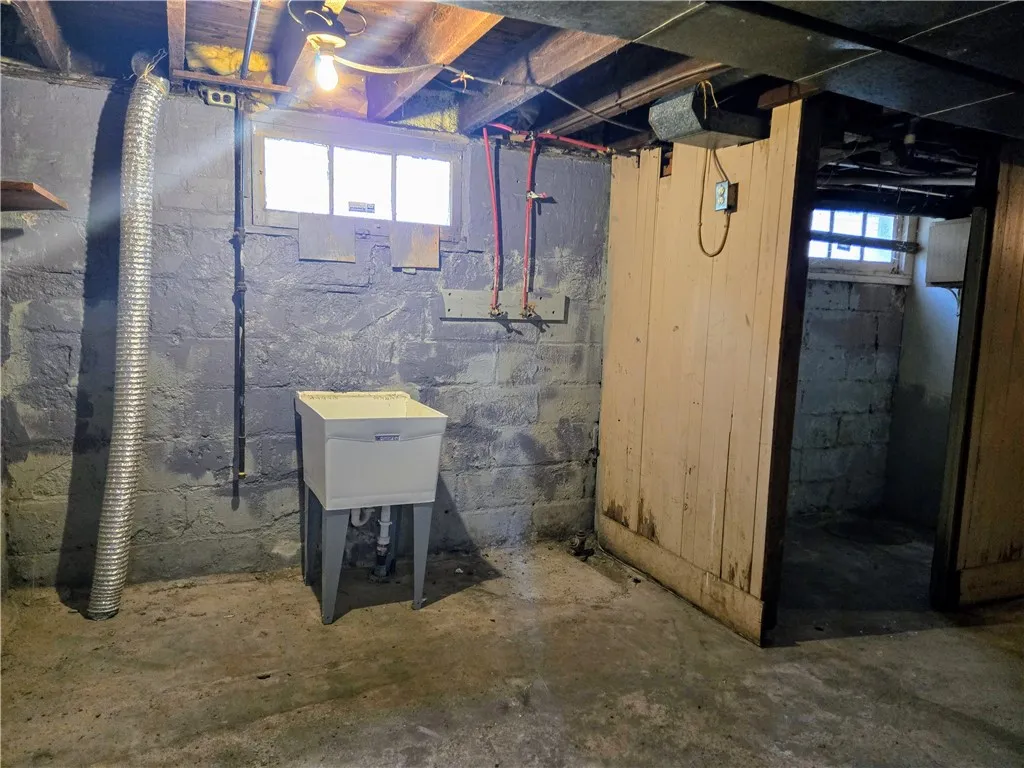 3-5 Ravenwood Avenue, Rochester, New York 14619, Rochester, New York 14619, 4 Bedrooms Bedrooms, ,2 BathroomsBathrooms,Residential,Closed,3-5 Ravenwood Avenue, Rochester, New York 14619,0,R1630155