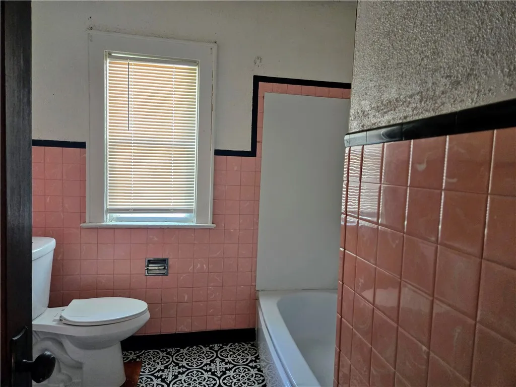 3-5 Ravenwood Avenue, Rochester, New York 14619, Rochester, New York 14619, 4 Bedrooms Bedrooms, ,2 BathroomsBathrooms,Residential,Closed,3-5 Ravenwood Avenue, Rochester, New York 14619,0,R1630155