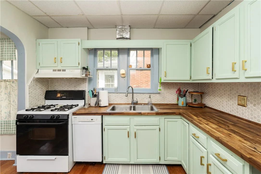 25 East Main Street, Hornell, New York 14843, Hornell, New York 14843, 3 Bedrooms Bedrooms, 6 Rooms Rooms,1 BathroomBathrooms,Residential,Closed,25 East Main Street, Hornell, New York 14843,0,R1628806