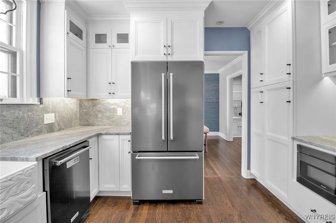 5 Mayfair Lane, Buffalo, New York 14201, Buffalo, New York 14201, 4 Bedrooms Bedrooms, 8 Rooms Rooms,3 BathroomsBathrooms,Residential Lease,Closed,5 Mayfair Lane, Buffalo, New York 14201,B1630115