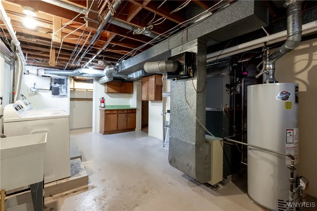 160 Greentree Road, Tonawanda, New York 14150, Tonawanda, New York 14150, 4 Bedrooms Bedrooms, 10 Rooms Rooms,1 BathroomBathrooms,Residential,For Sale,160 Greentree Road, Tonawanda, New York 14150,B1629410