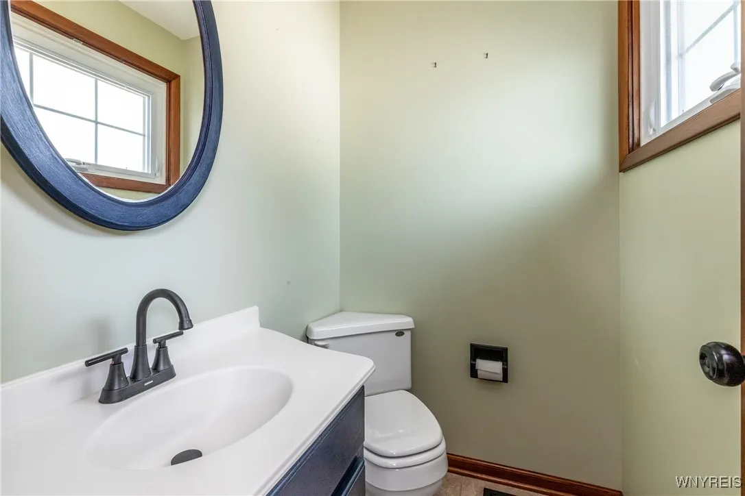 160 Greentree Road, Tonawanda, New York 14150, Tonawanda, New York 14150, 4 Bedrooms Bedrooms, 10 Rooms Rooms,1 BathroomBathrooms,Residential,For Sale,160 Greentree Road, Tonawanda, New York 14150,B1629410