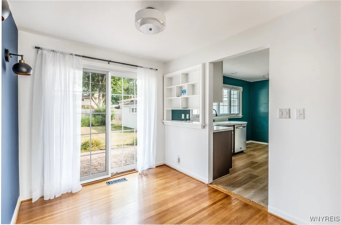160 Greentree Road, Tonawanda, New York 14150, Tonawanda, New York 14150, 4 Bedrooms Bedrooms, 10 Rooms Rooms,1 BathroomBathrooms,Residential,For Sale,160 Greentree Road, Tonawanda, New York 14150,B1629410