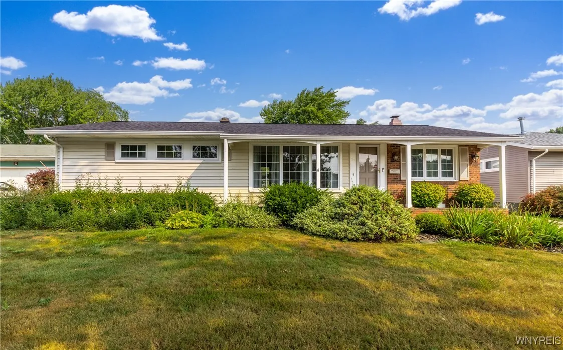 160 Greentree Road, Tonawanda, New York 14150, Tonawanda, New York 14150, 4 Bedrooms Bedrooms, 10 Rooms Rooms,1 BathroomBathrooms,Residential,For Sale,160 Greentree Road, Tonawanda, New York 14150,B1629410