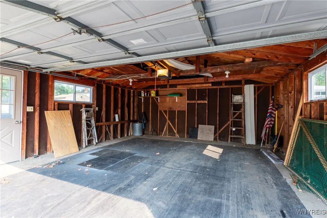 160 Greentree Road, Tonawanda, New York 14150, Tonawanda, New York 14150, 4 Bedrooms Bedrooms, 10 Rooms Rooms,1 BathroomBathrooms,Residential,For Sale,160 Greentree Road, Tonawanda, New York 14150,B1629410