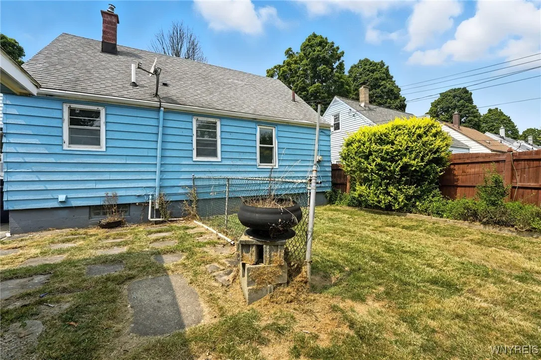 55 Avondale Place, Buffalo, New York 14210, Buffalo, New York 14210, 3 Bedrooms Bedrooms, 8 Rooms Rooms,2 BathroomsBathrooms,Residential,For Sale,55 Avondale Place, Buffalo, New York 14210,B1629189
