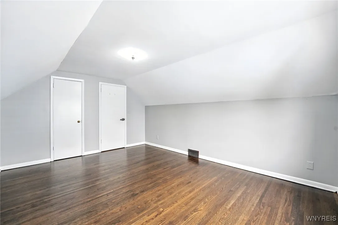 55 Avondale Place, Buffalo, New York 14210, Buffalo, New York 14210, 3 Bedrooms Bedrooms, 8 Rooms Rooms,2 BathroomsBathrooms,Residential,For Sale,55 Avondale Place, Buffalo, New York 14210,B1629189