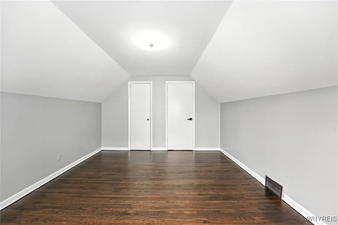 55 Avondale Place, Buffalo, New York 14210, Buffalo, New York 14210, 3 Bedrooms Bedrooms, 8 Rooms Rooms,2 BathroomsBathrooms,Residential,For Sale,55 Avondale Place, Buffalo, New York 14210,B1629189