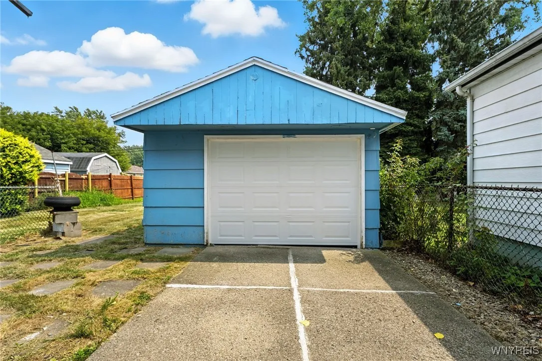 55 Avondale Place, Buffalo, New York 14210, Buffalo, New York 14210, 3 Bedrooms Bedrooms, 8 Rooms Rooms,2 BathroomsBathrooms,Residential,For Sale,55 Avondale Place, Buffalo, New York 14210,B1629189
