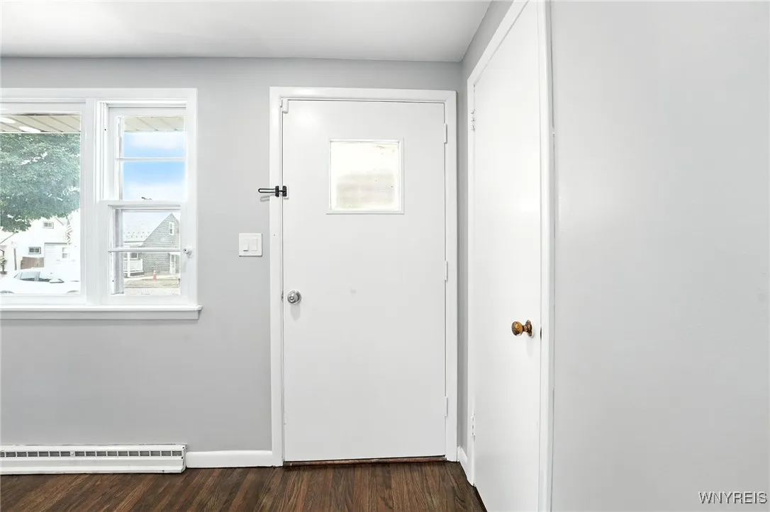 55 Avondale Place, Buffalo, New York 14210, Buffalo, New York 14210, 3 Bedrooms Bedrooms, 8 Rooms Rooms,2 BathroomsBathrooms,Residential,For Sale,55 Avondale Place, Buffalo, New York 14210,B1629189