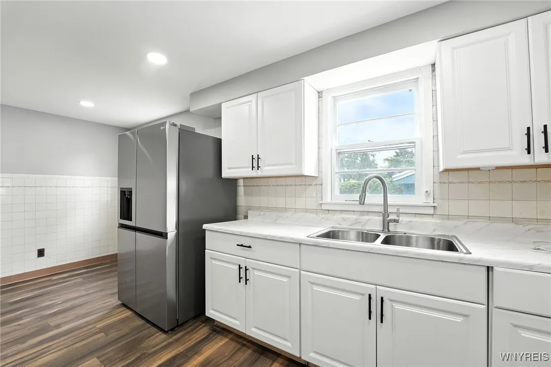 55 Avondale Place, Buffalo, New York 14210, Buffalo, New York 14210, 3 Bedrooms Bedrooms, 8 Rooms Rooms,2 BathroomsBathrooms,Residential,For Sale,55 Avondale Place, Buffalo, New York 14210,B1629189