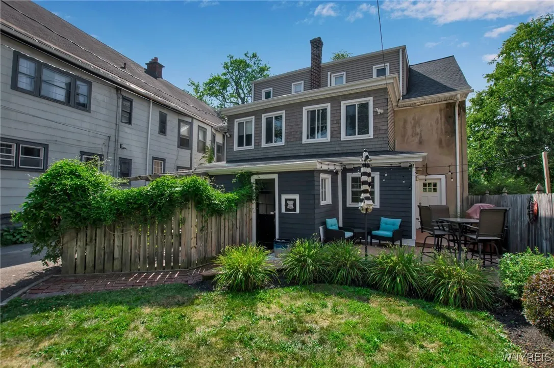 531 Linwood Avenue, Buffalo, New York 14209, Buffalo, New York 14209, 6 Bedrooms Bedrooms, ,4 BathroomsBathrooms,Residential,Closed,531 Linwood Avenue, Buffalo, New York 14209,0,B1629808