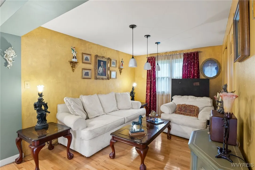 121 Yale Avenue, Amherst, New York 14226, Amherst, New York 14226, 2 Bedrooms Bedrooms, 6 Rooms Rooms,1 BathroomBathrooms,Residential,For Sale,121 Yale Avenue, Amherst, New York 14226,B1630166