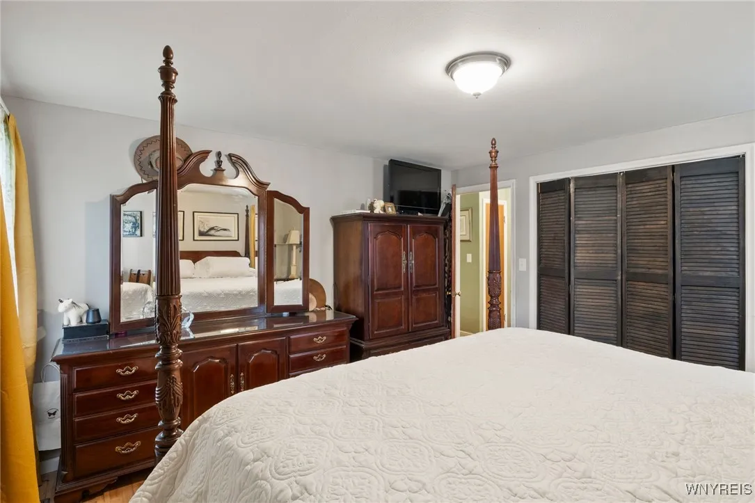 121 Yale Avenue, Amherst, New York 14226, Amherst, New York 14226, 2 Bedrooms Bedrooms, 6 Rooms Rooms,1 BathroomBathrooms,Residential,For Sale,121 Yale Avenue, Amherst, New York 14226,B1630166