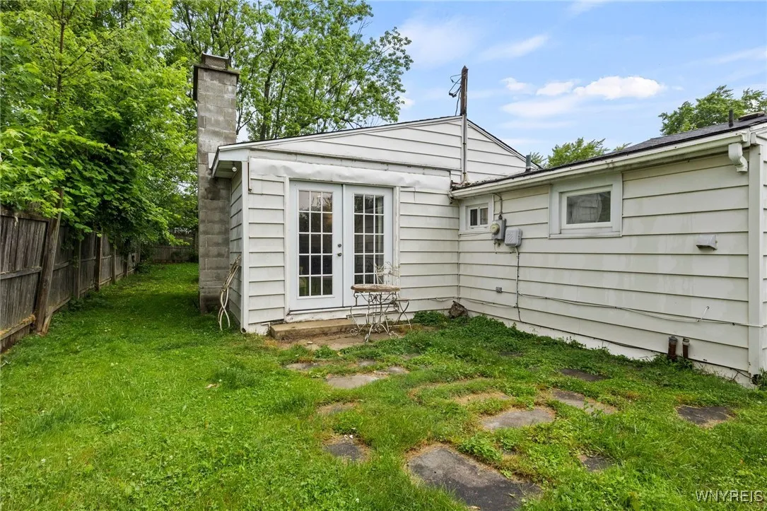 121 Yale Avenue, Amherst, New York 14226, Amherst, New York 14226, 2 Bedrooms Bedrooms, 6 Rooms Rooms,1 BathroomBathrooms,Residential,For Sale,121 Yale Avenue, Amherst, New York 14226,B1630166