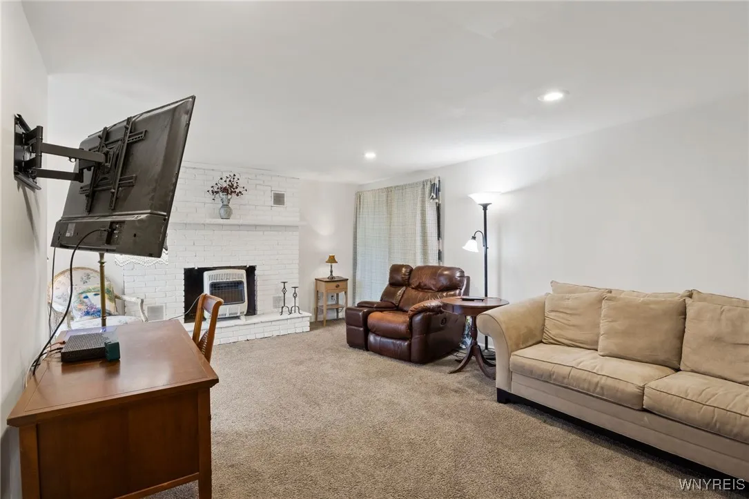 121 Yale Avenue, Amherst, New York 14226, Amherst, New York 14226, 2 Bedrooms Bedrooms, 6 Rooms Rooms,1 BathroomBathrooms,Residential,For Sale,121 Yale Avenue, Amherst, New York 14226,B1630166