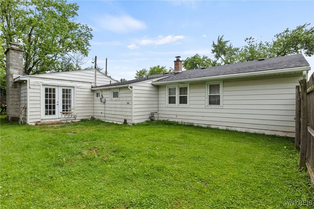121 Yale Avenue, Amherst, New York 14226, Amherst, New York 14226, 2 Bedrooms Bedrooms, 6 Rooms Rooms,1 BathroomBathrooms,Residential,For Sale,121 Yale Avenue, Amherst, New York 14226,B1630166